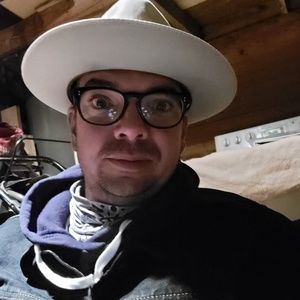 Meet your Posher, Bret